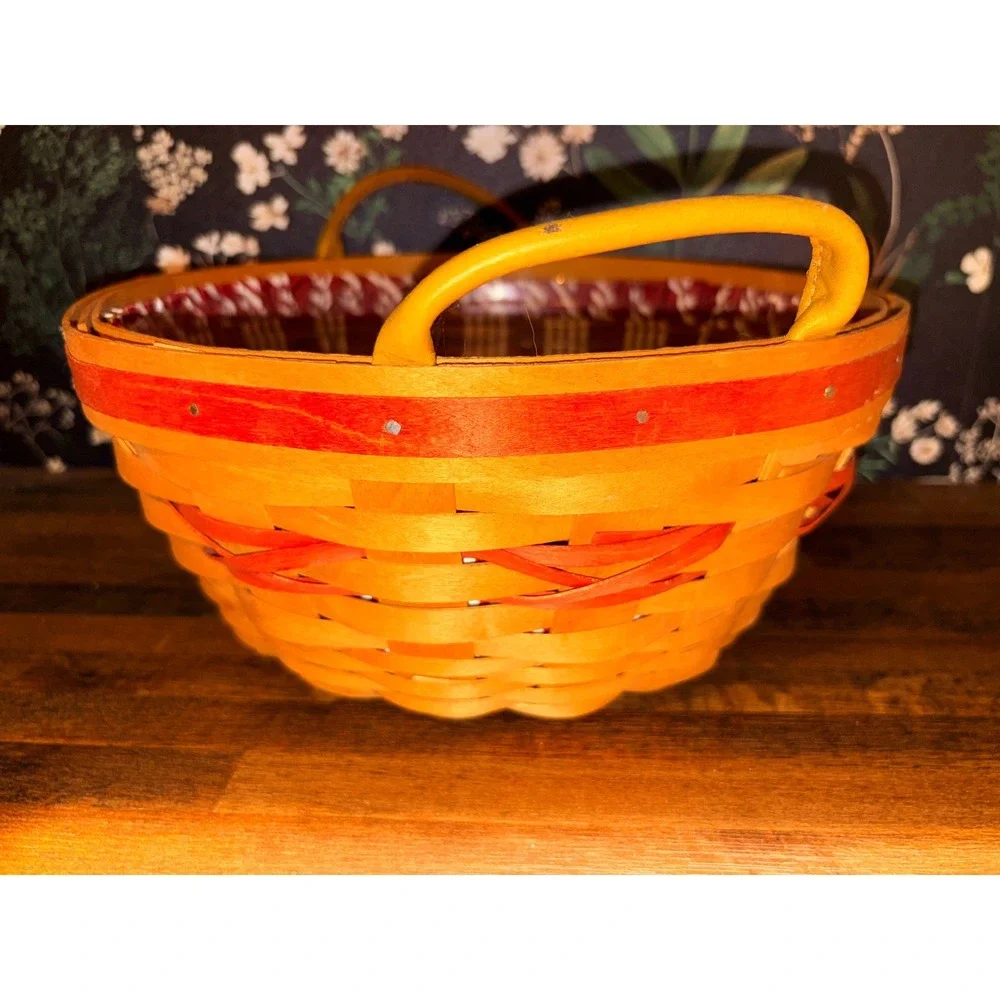 Longaberger 1999 Christmas Collection Popcorn Basket with Liner and‎ Protector